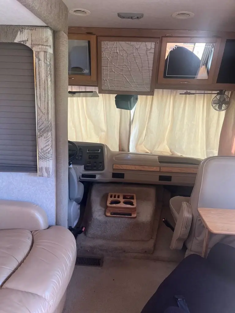 1998 National RV Dolphin Class A Motorhome