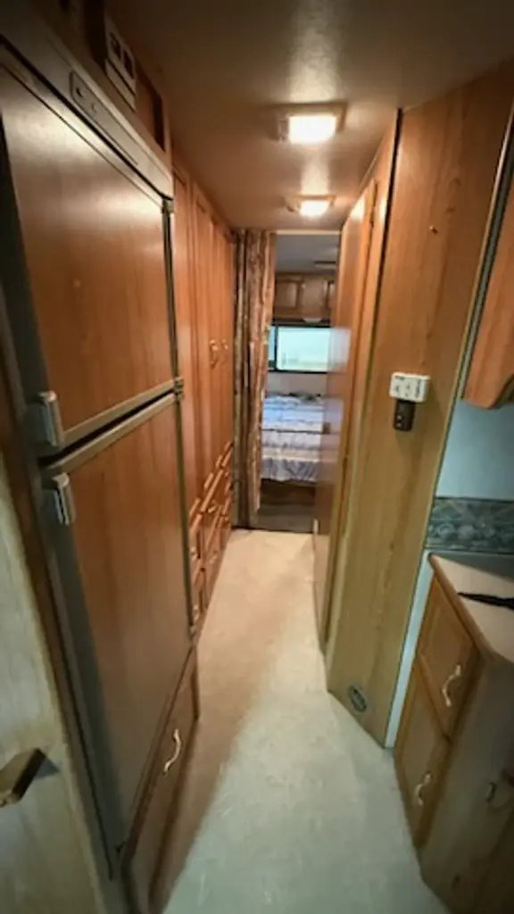 1999 Coachmen Leprechaun Class C Motorhome