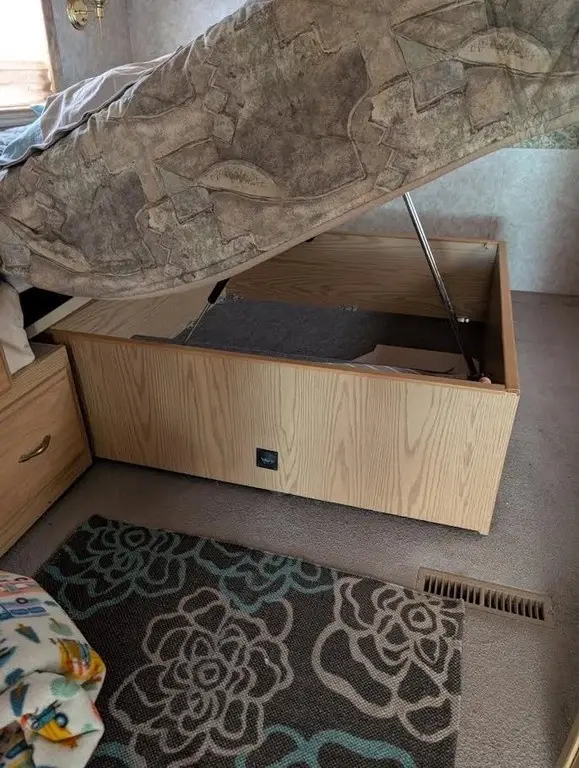 1999 Winnebago Chieftain Motorized Class A