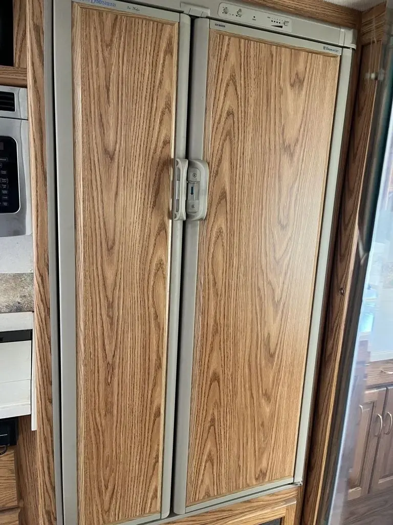 2000 National RV Dolphin Class A Motorhome