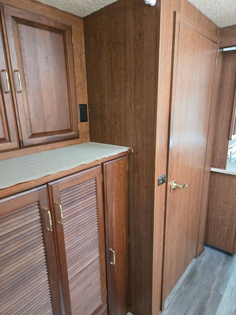 2001 Winnebago Journey Class A Motorhome