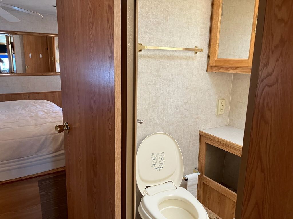 2002 Damon Challenger Class A Motorhome