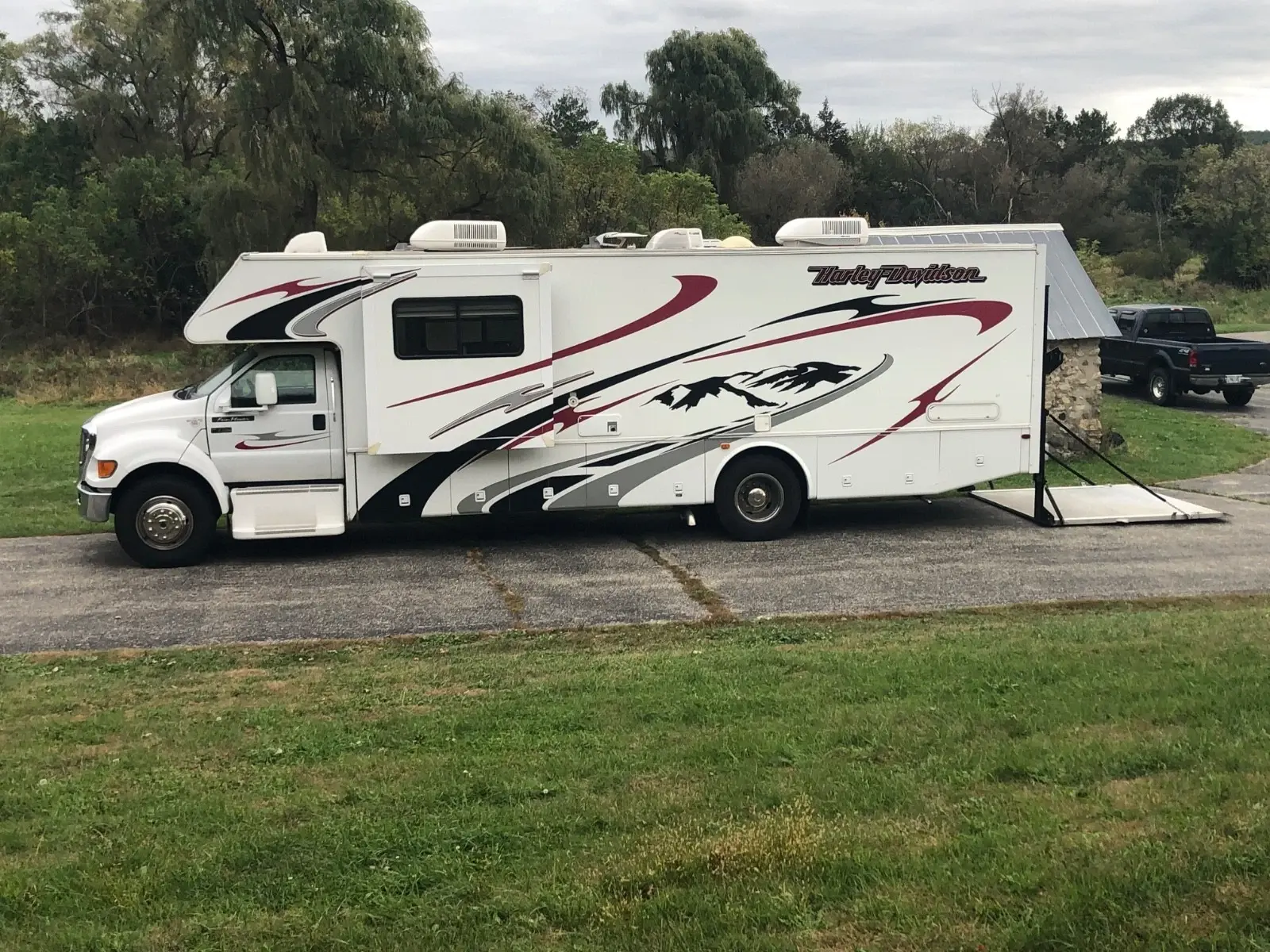 2005 Four Winds Toy Hauler