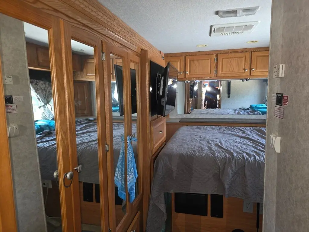 2006 Gulf Stream Crescendo Class A Motorhome