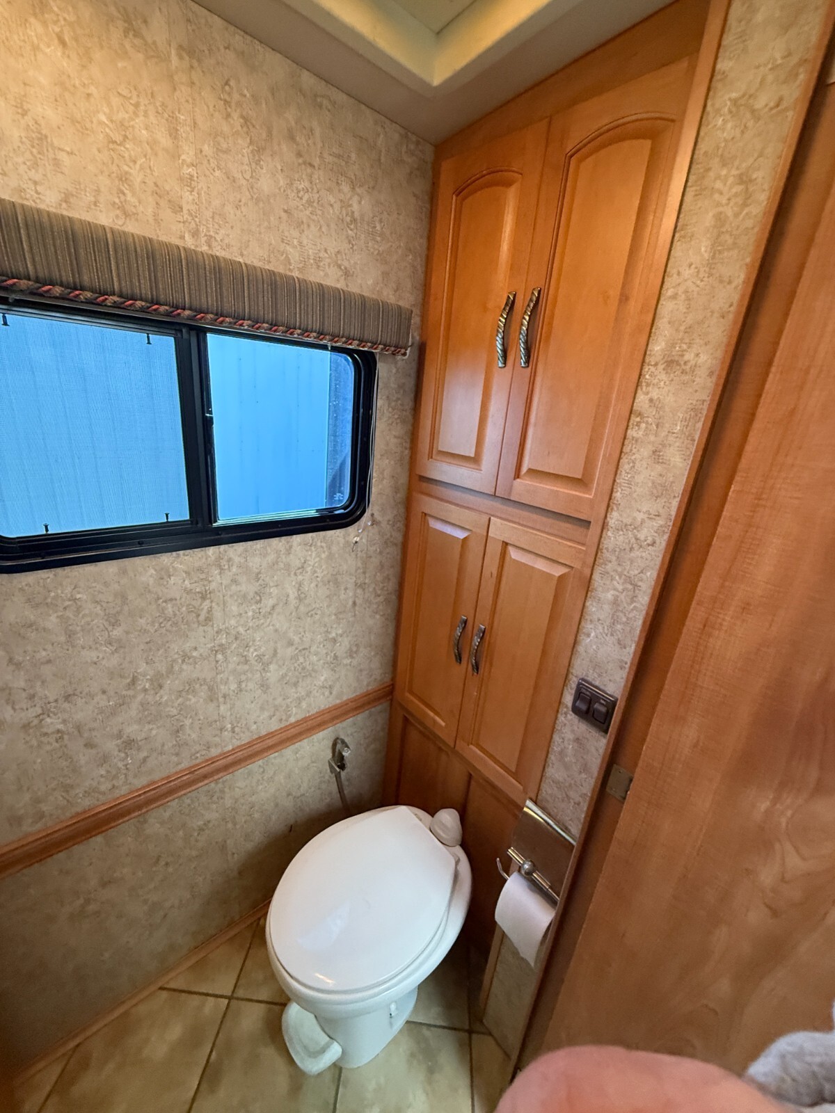 2006 Winnebago Meridian IKP-36SG