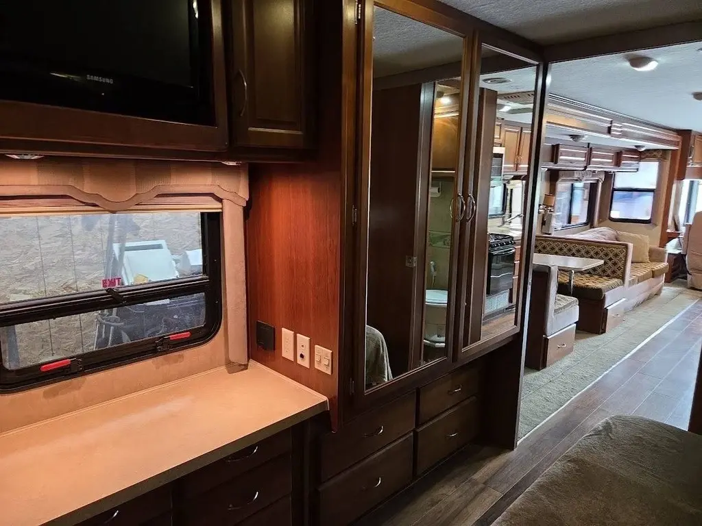 2007 Fleetwood Bounder Motorized Class A