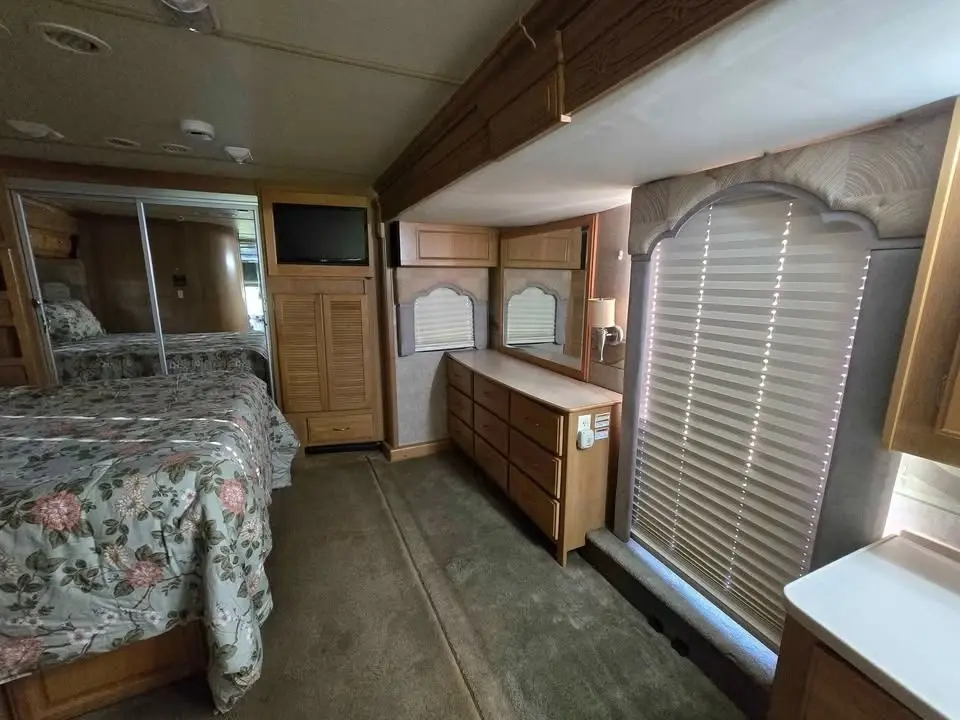 2007 Fleetwood Bounder Motorized Class A