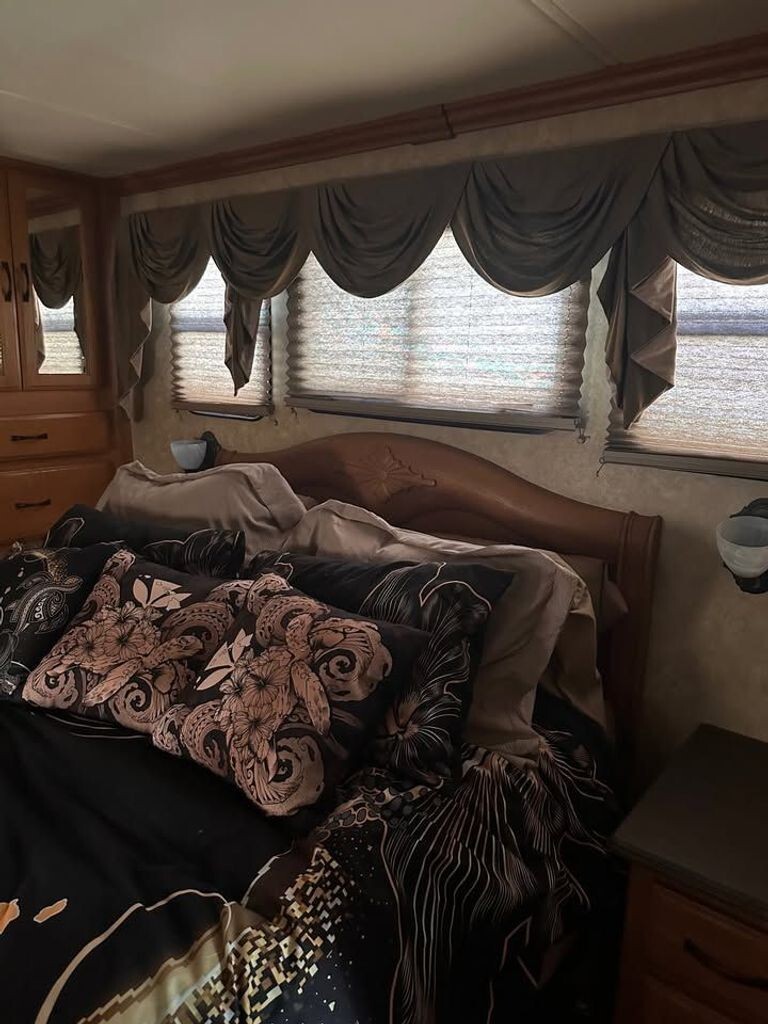 2008 Coachmen Cross Country Class A Motorhome