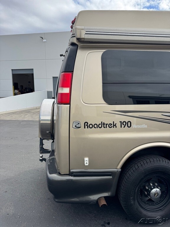 2010 Roadtrek 190 Versatile Motorized Class B