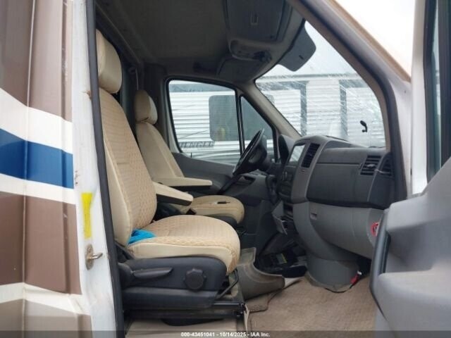 2011 Gold COACH HOUSE PLATINUM II 24 1 XL --