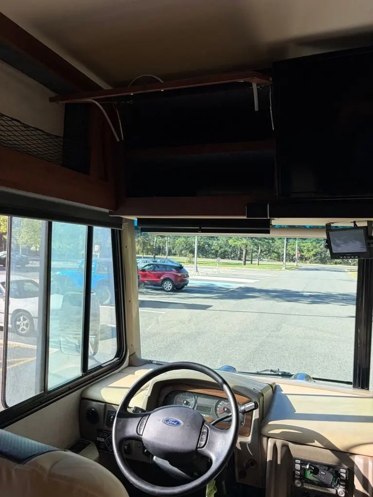 2011 Fleetwood Bounder Classic Class A Motorhome