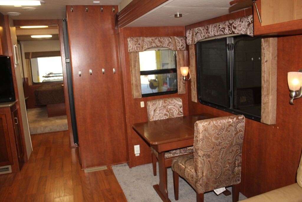 2011 Newmar Canyon Star Class A Motorhome