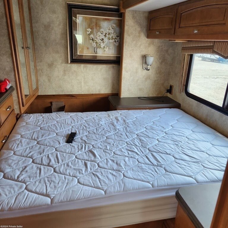 2012 Winnebago Sightseer Motorized Class A