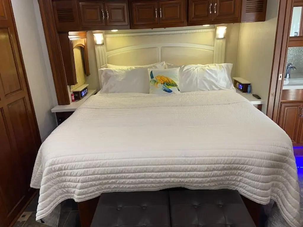 2013 American Coach American Eagle Class A Motorhome