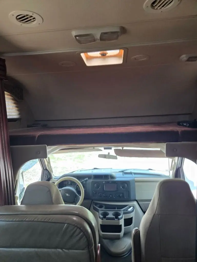 2013 Thor Motor Coach Chateau Class C Motorhome