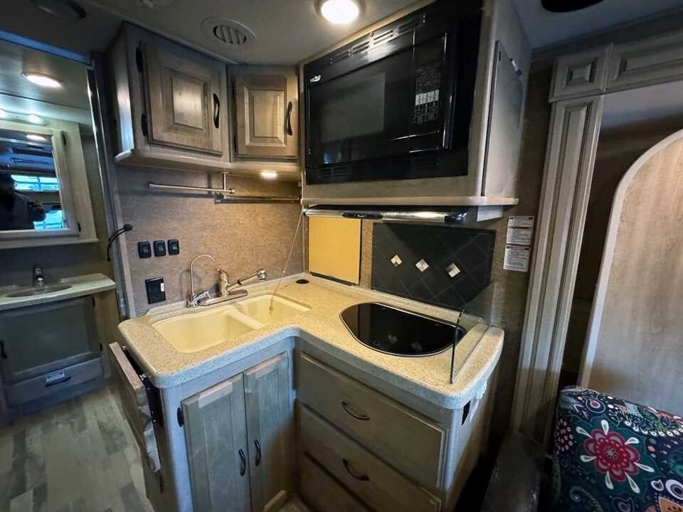 2015 WHITE COACHMEN PRISM