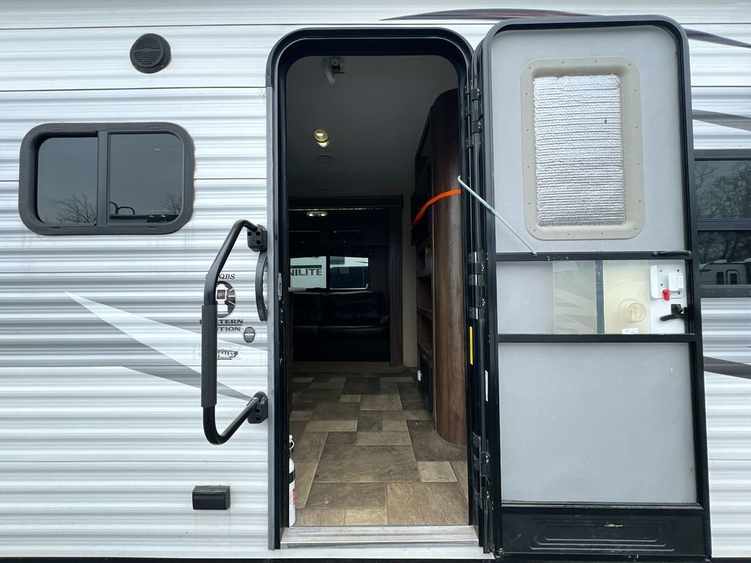 2015 Coleman LANTERN