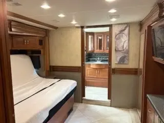 2015 Fleetwood Discovery Motorized Class A