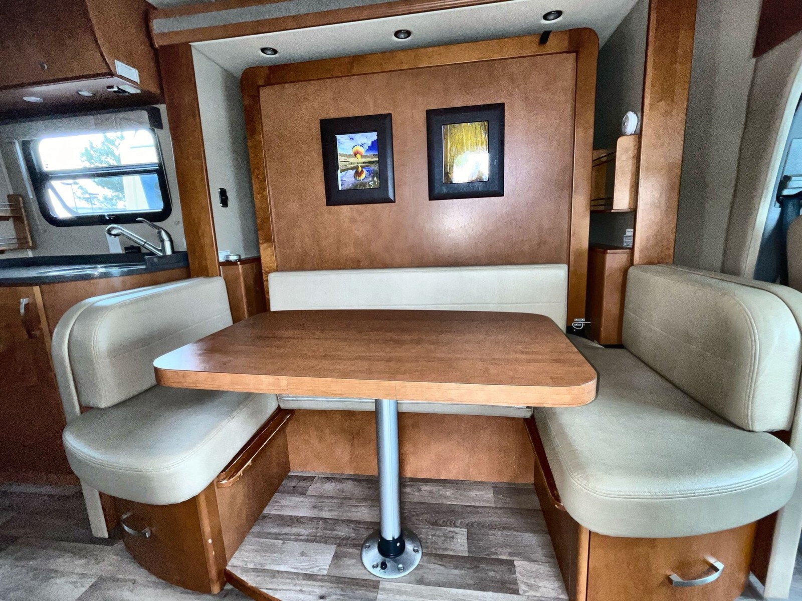 2015 Leisure Travel Vans Unity