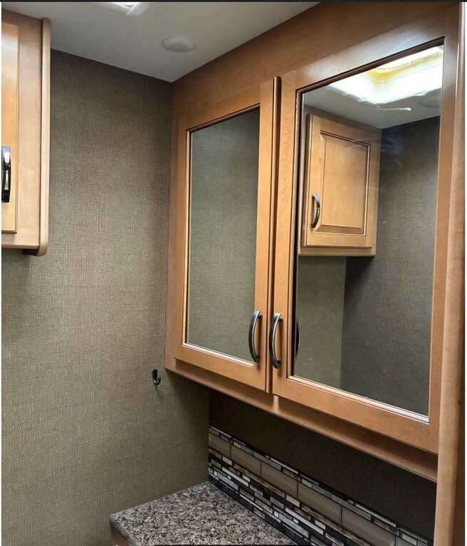 2016 Thor Motor Coach Four Winds Motorized Class C