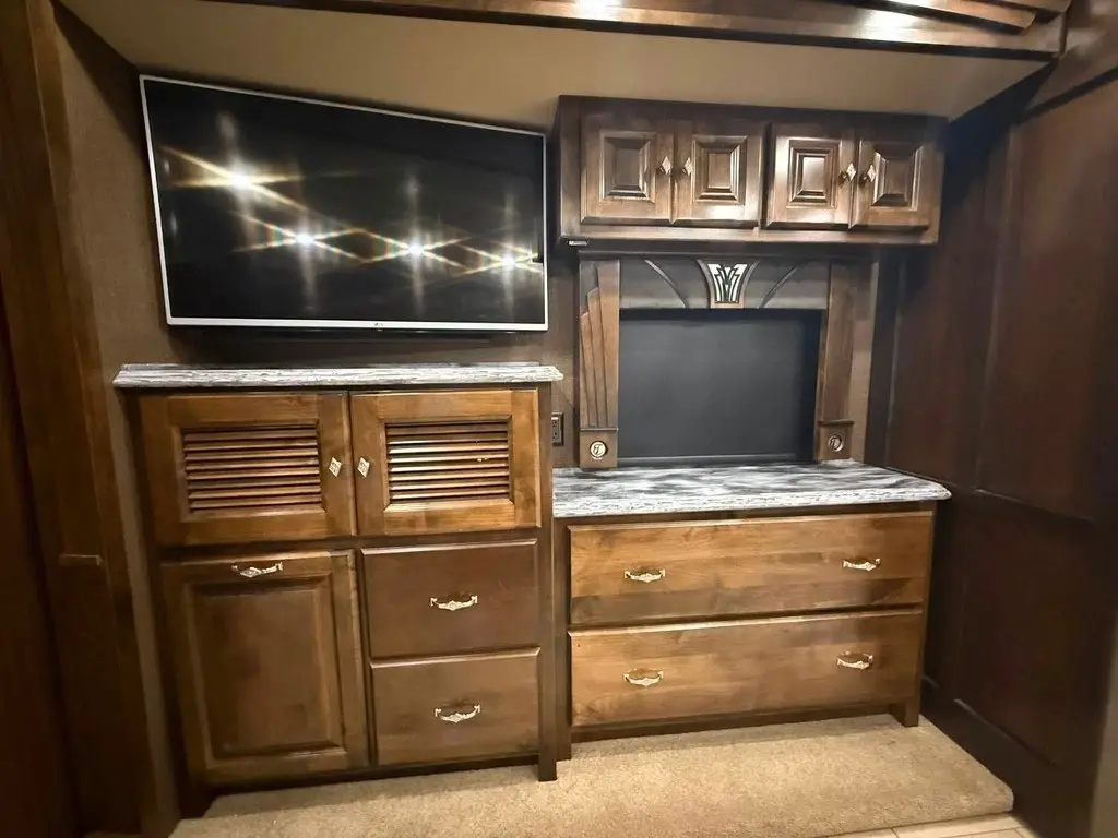 2016 Tiffin Motorhomes Phaeton Motorized Class A