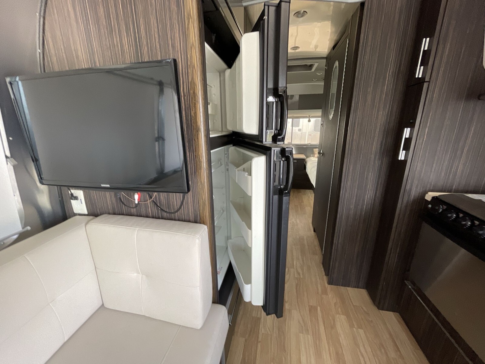 2017 Airstream International Signature