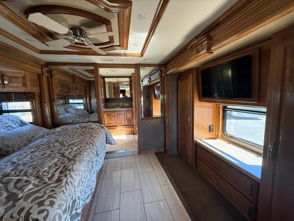 2017 American Coach American Dream