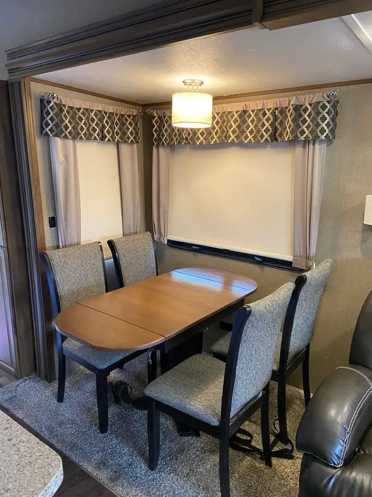 2017 Coachmen Brookstone Fifth Wheel