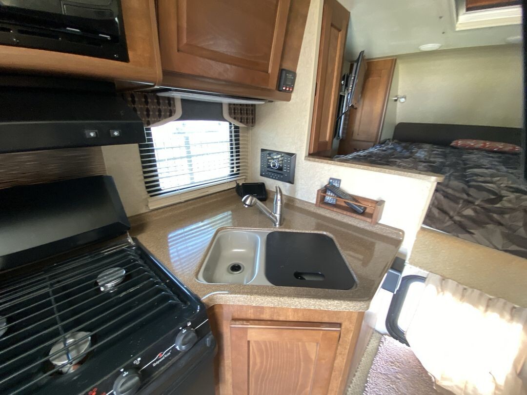 2017 Lance Lance Truck Camper