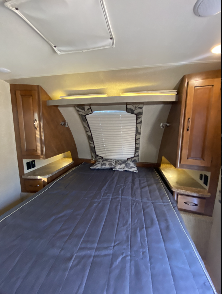 2017 Lance Travel Trailer Travel Trailer