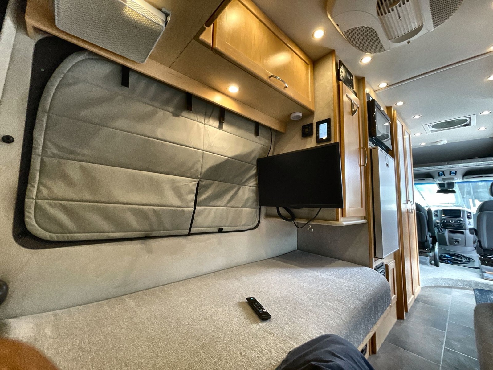 2017 Pleasure-Way Plateau