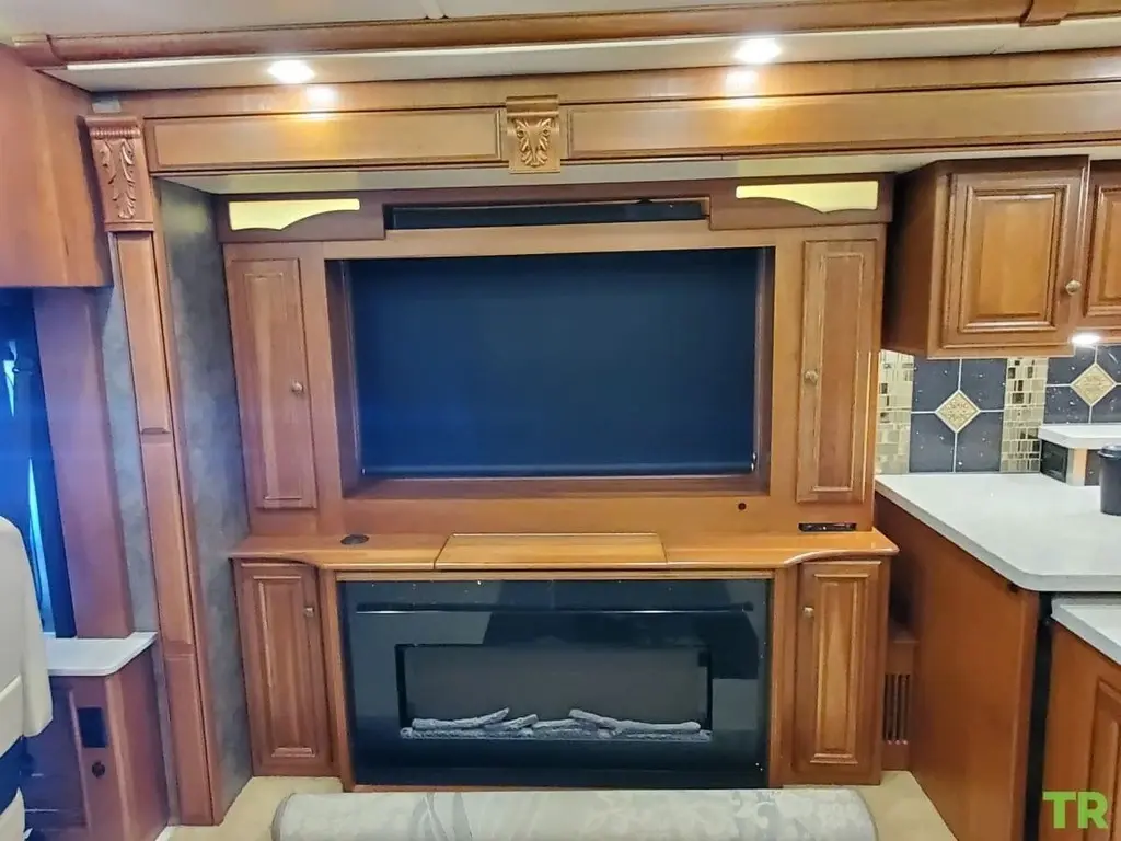 2017 Winnebago Grand Tour Motorized Class A