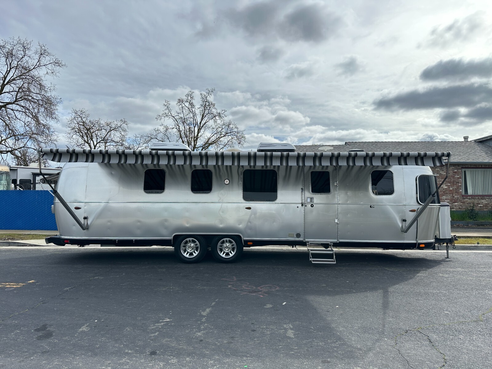 2018 Airstream Classic 33FB