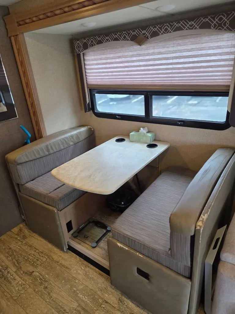 2018 Thor Motor Coach Hurricane Class A Motorhome