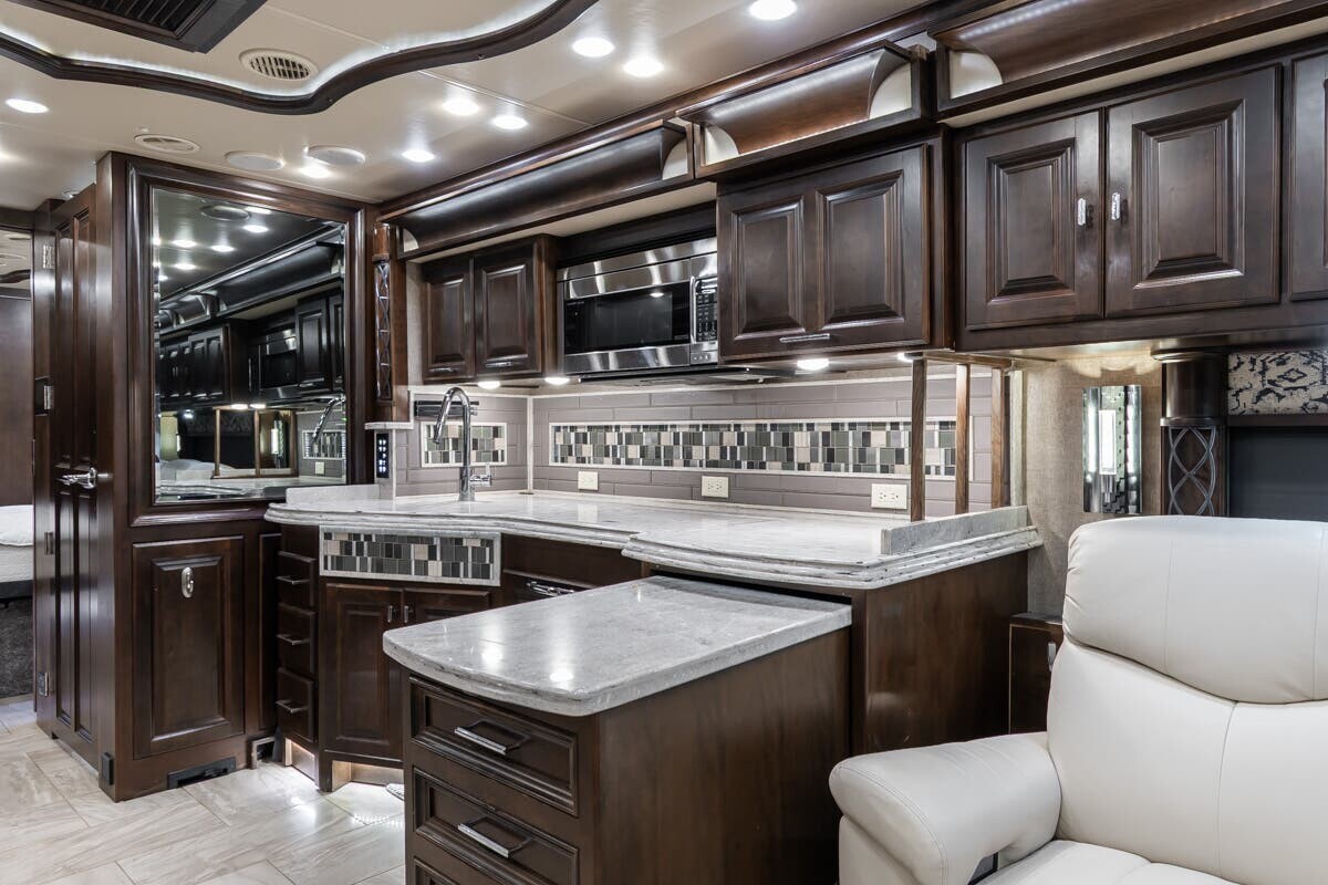 2018 Tiffin Motorhomes Allegro Bus