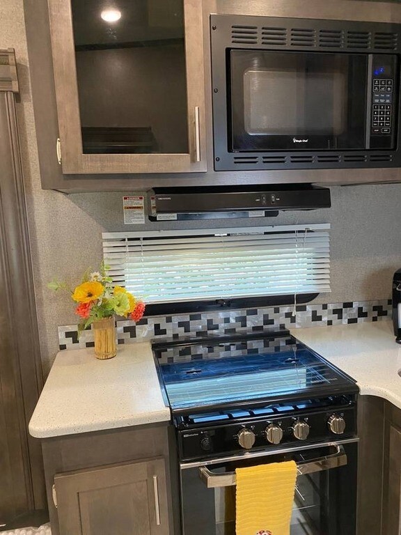 2019 Forest River Rockwood Ultra Lite FW Fifth Wheel