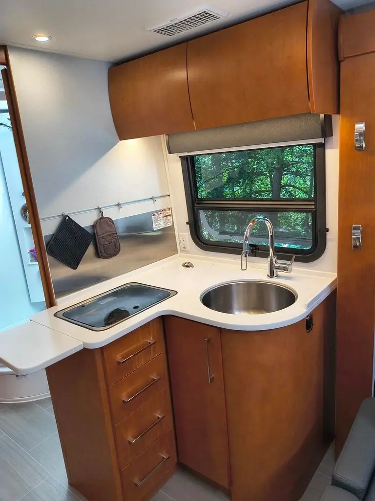 2019 Leisure Travel Van Unity Class C Motorhome