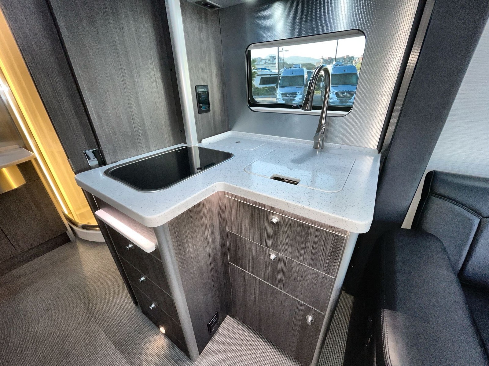 2020 Airstream Atlas