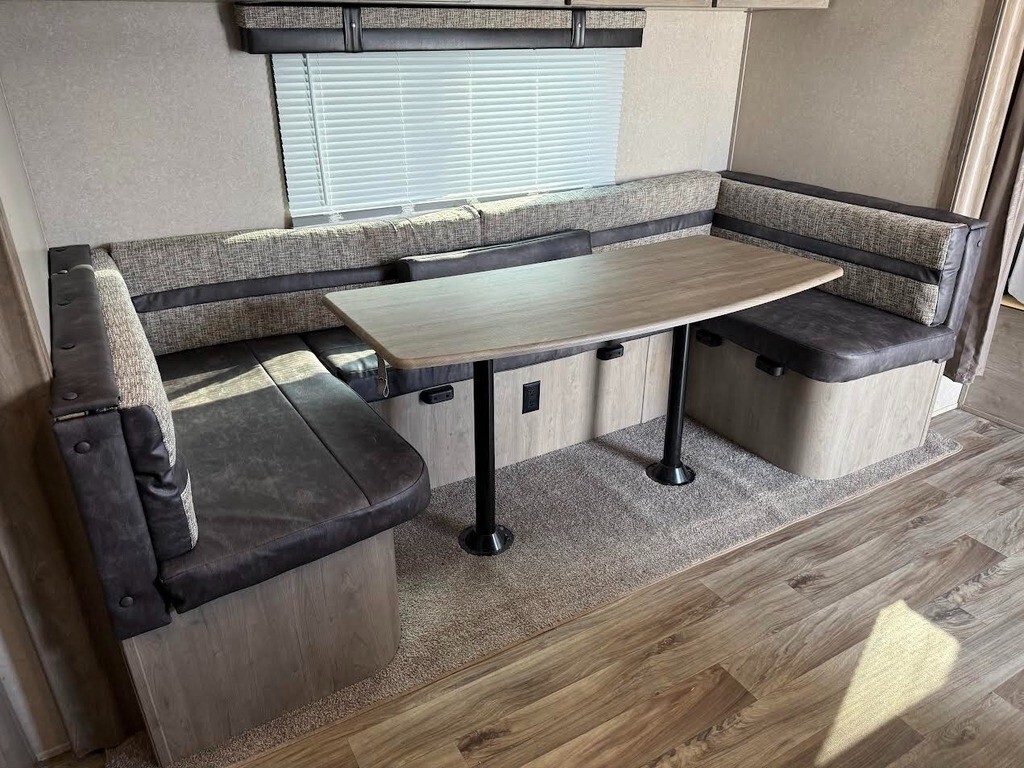 2020 Palomino Puma XLE Lite Toy Hauler