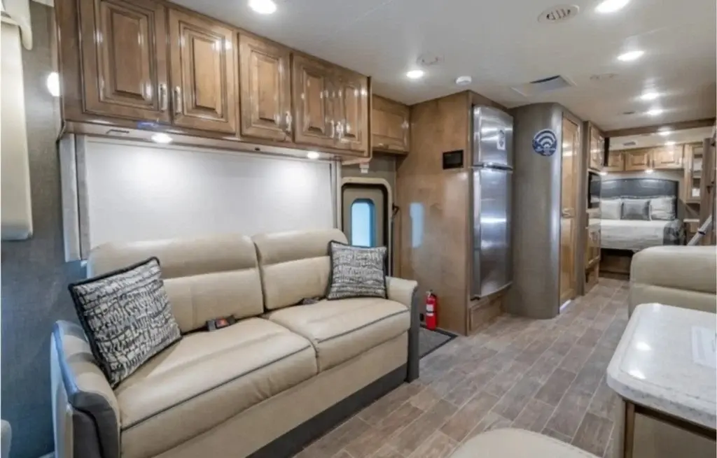 2020 Thor Motor Coach Palazzo Motorized Class A