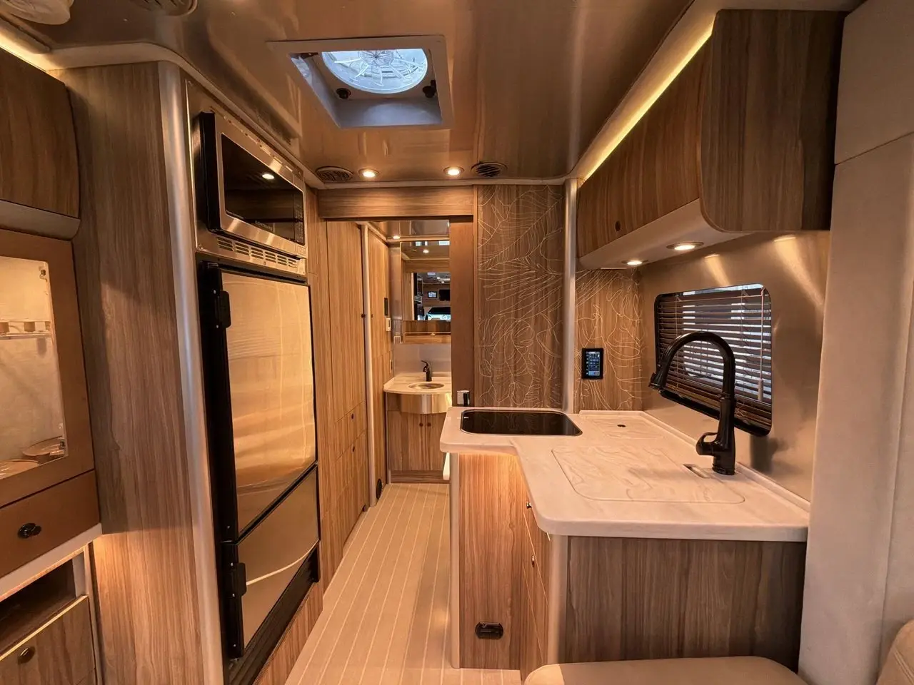 2021 Airstream Atlas Murphy Suite