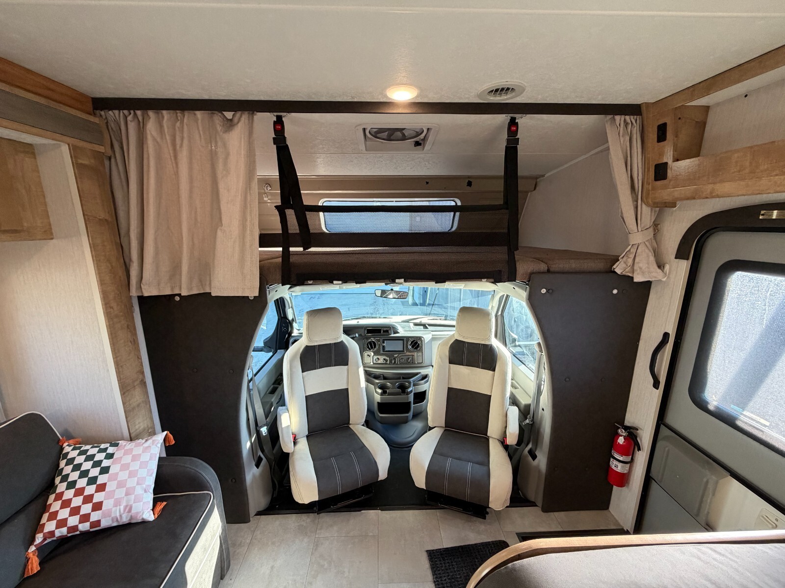 2021 Coachmen Leprechaun