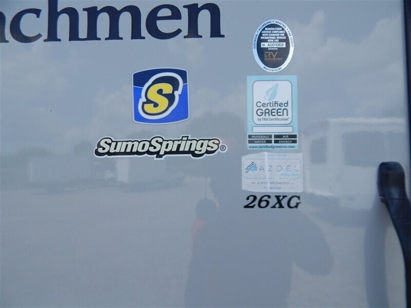 2022 White Coachmen Cross Trail