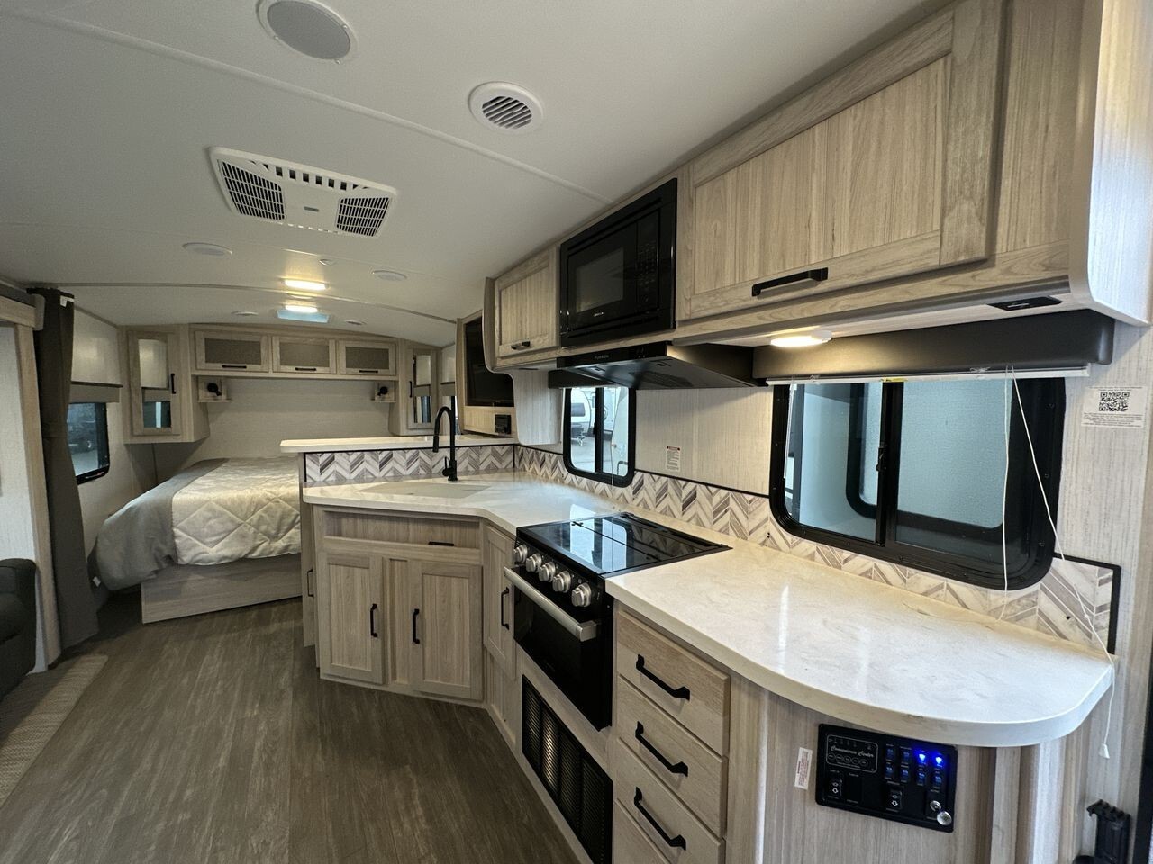 2022 Cruiser RV Twilight Signature