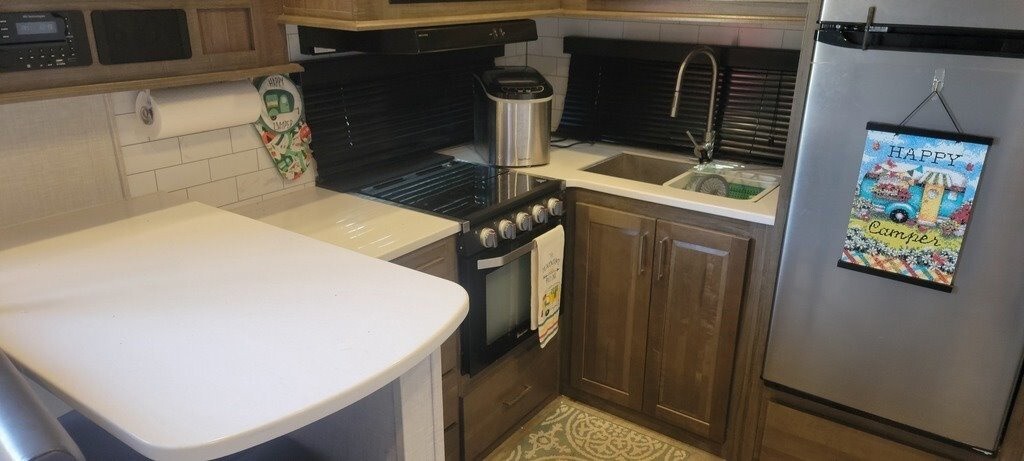 2022 Forest River Rockwood Ultra Lite FW Fifth Wheel