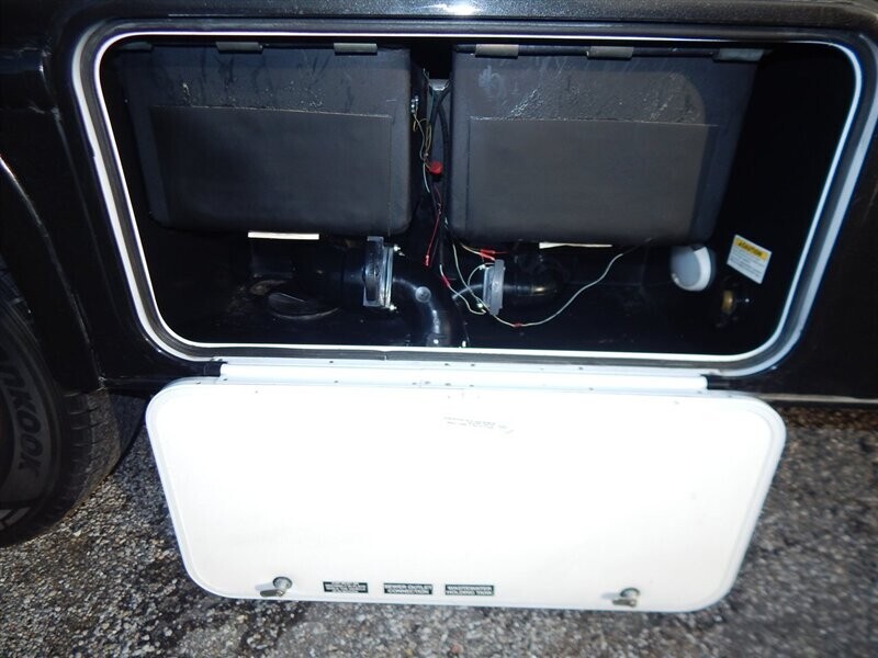 2022 White Thor Chateau