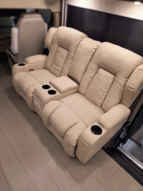 2022 Thor Motor Coach Palazzo Motorized Class A