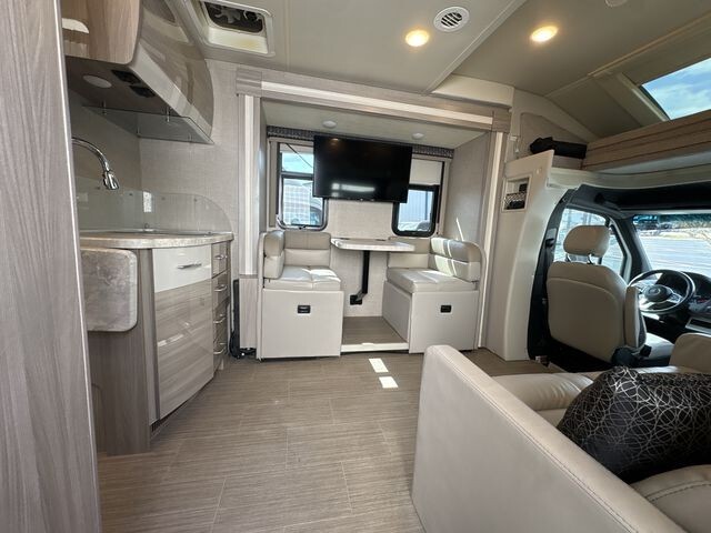 2022 Thor Motor Coach Tiburon