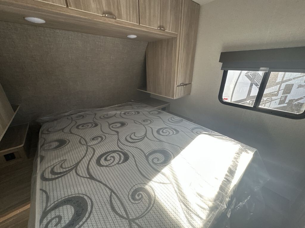 2022 Winnebago Minnie