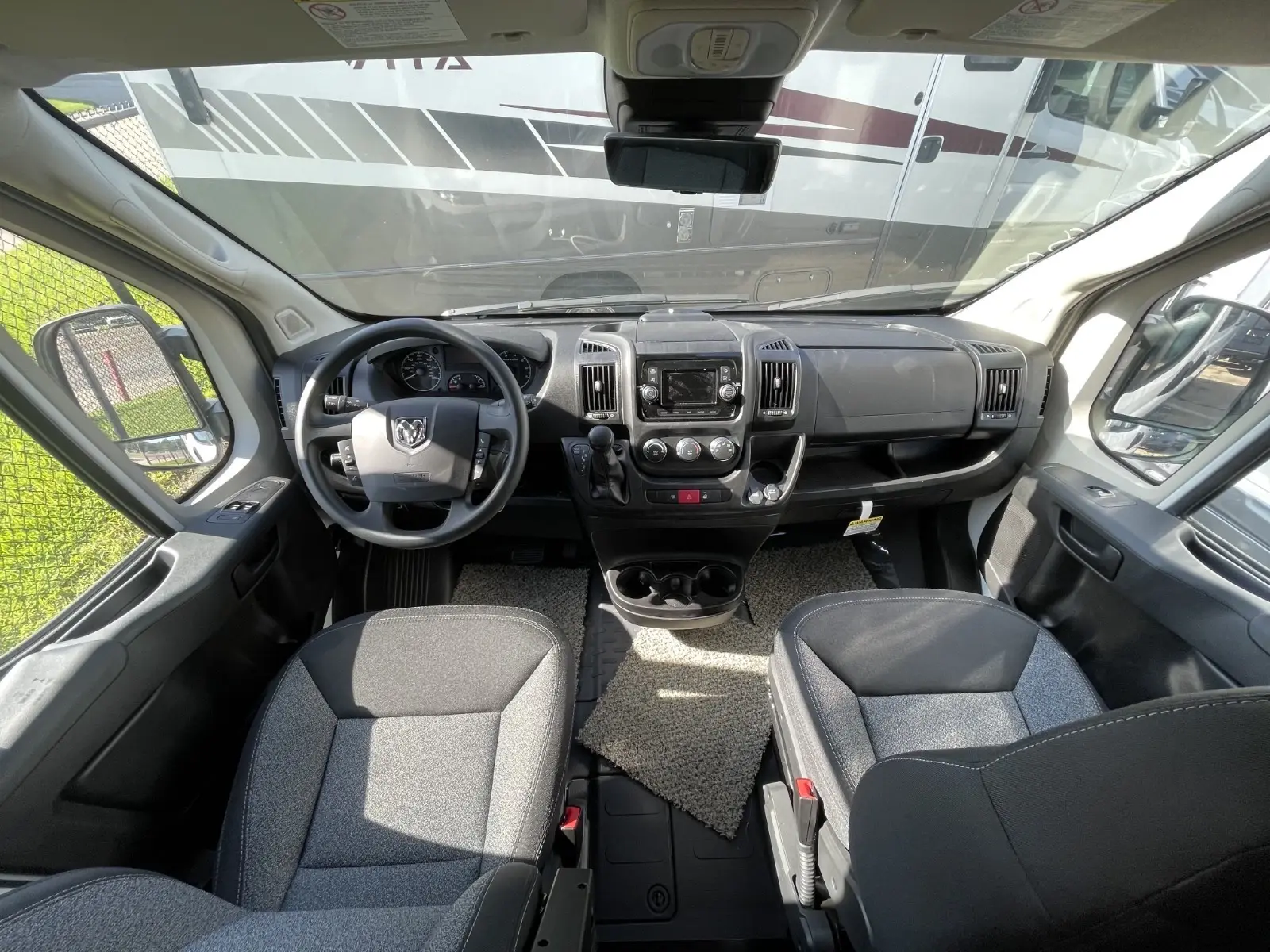 2022 Winnebago 59p